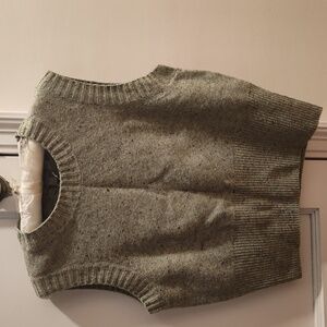 COS Women's Pale Green Heather Sleeveless Sweater. NWT. Medium